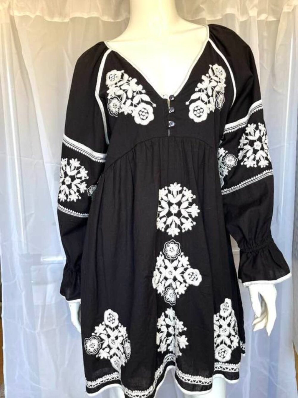 Nostalgia Long Sleeve Short Cotton Peasant Dress Black with White Embroidery L